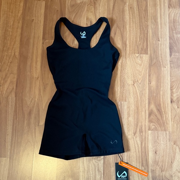 TLF Scrunch Butt Shorts Bodysuit - Picture 1 of 4